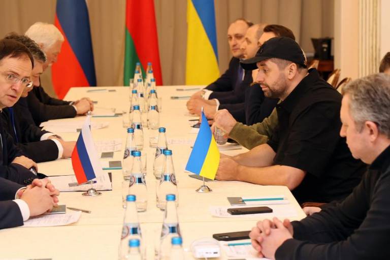Rusia y Ucrania terminan primera ronda de negociación con avances; habrá otra reunión