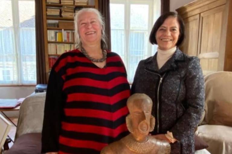 Francesa devuelve 3 piezas prehispánicas a México recibidas en herencia