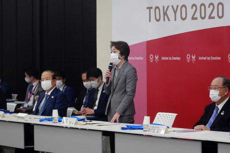 Tienen gesto simbólico