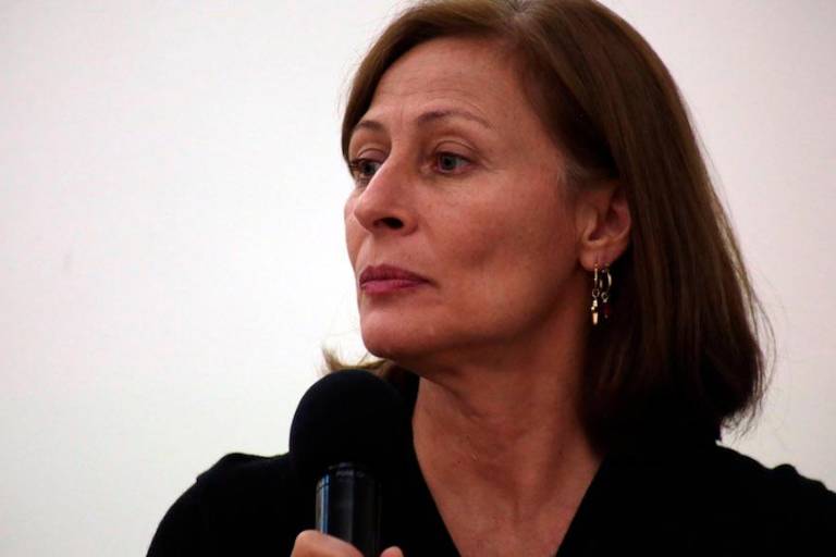 Más allá de una casa