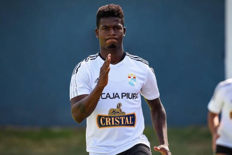 El Sporting Cristal cede al ecuatoriano Washington Corozo a Pumas