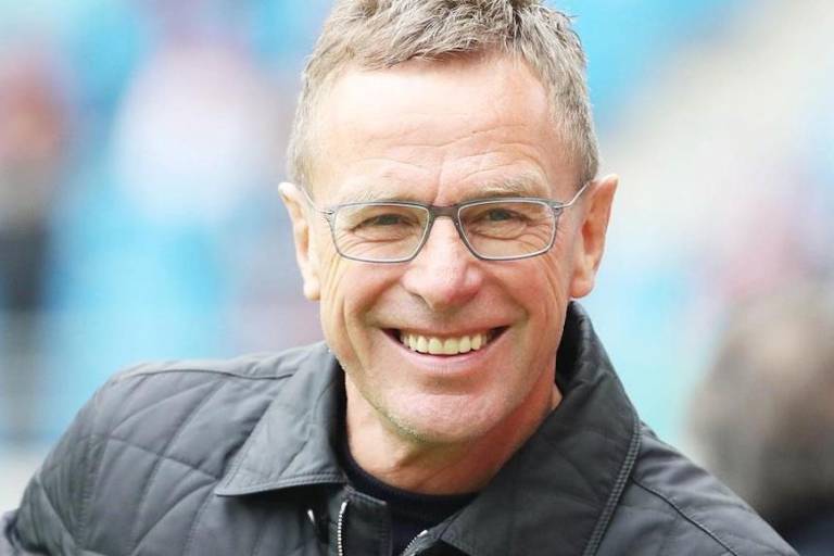 Ralf Rangnick será entrenador del Manchester United hasta final de temporada