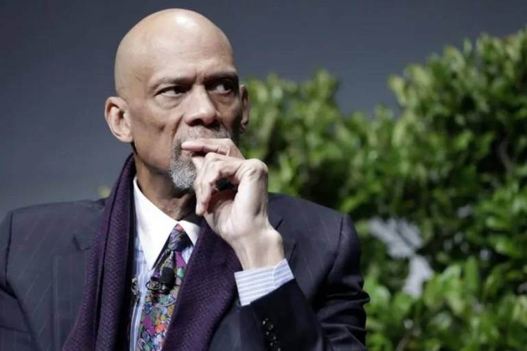 Kareem Abdul-Jabbar critica el acto de violencia de Will Smith contra Chris Rock