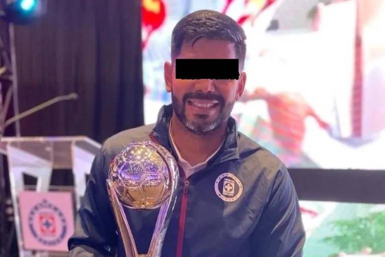 Autoridades detienen a auxiliar técnico de Cruz Azul antes del partido contra Pumas
