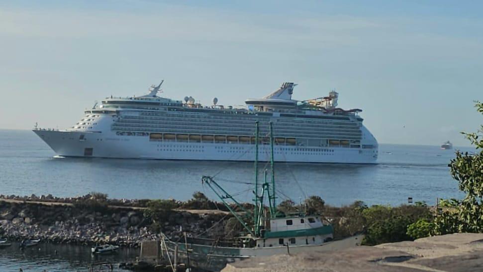 $!Recibe Mazatlán dos cruceros turísticos con más de 9 mil visitantes