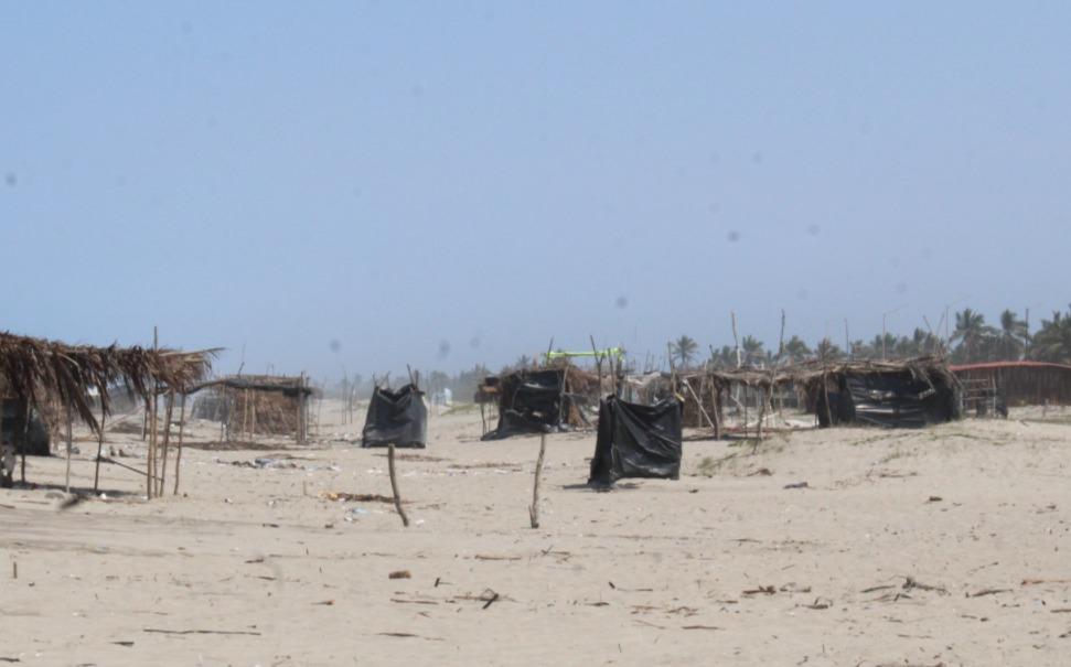 $!Playas de Rosario se quedan con basura y desechos tras la Semana Santa