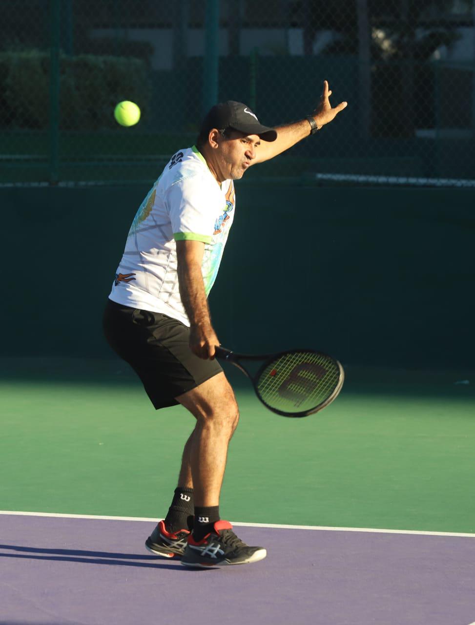 $!Jorge Aviña impone su experiencia en Copa de Tenis de la Primavera