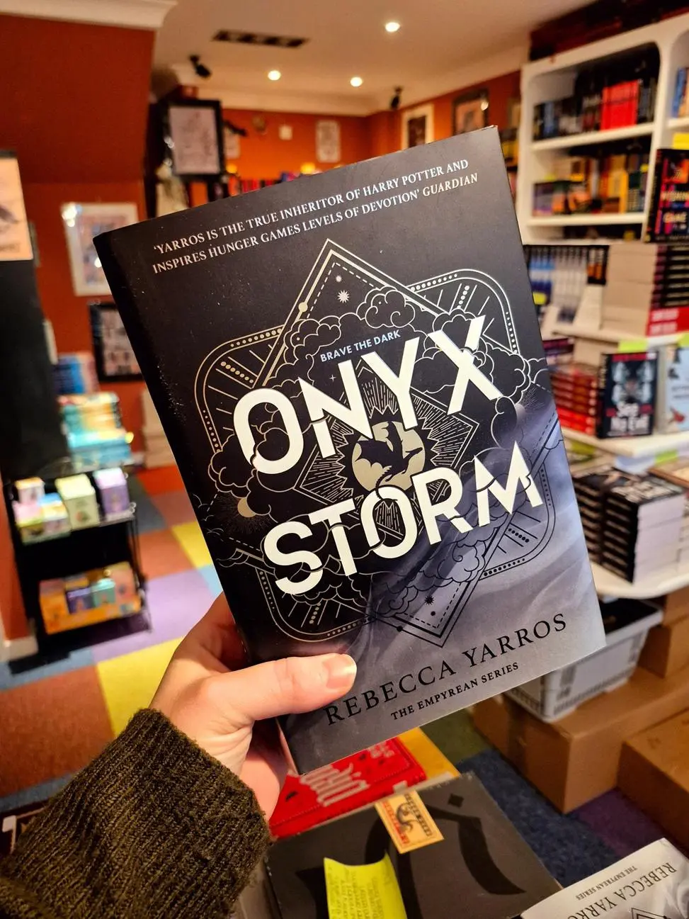 $!2. ‘Onyx Storm’, de Rebecca Yarros (Romance / aventura).
