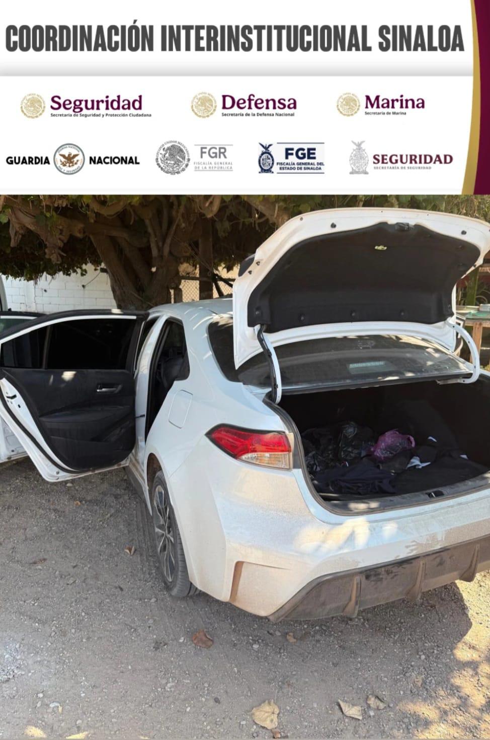 $!Detienen a 2 hombres y a un menor de edad, además aseguran arsenal, granadas y unidades blindadas en Navolato