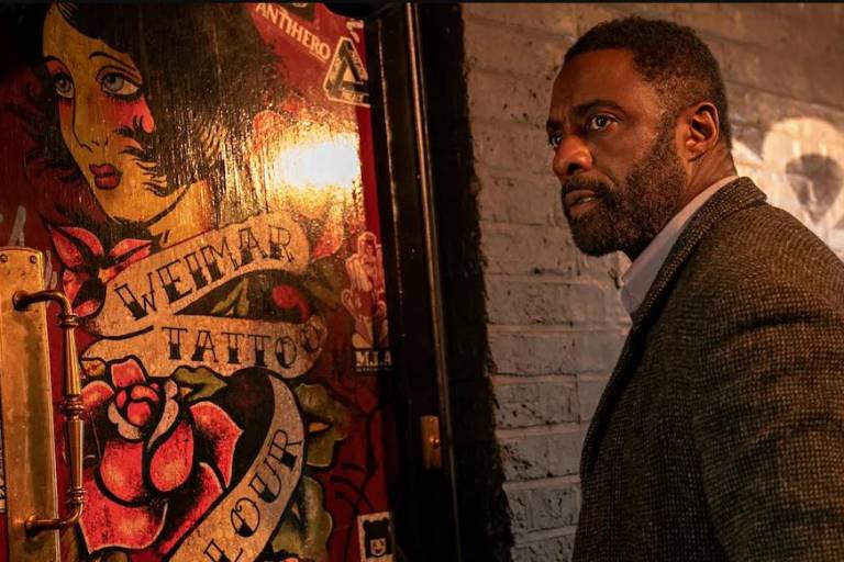 Idris Elba regresa en la búsqueda de su libertad en Luther: Cae la noche