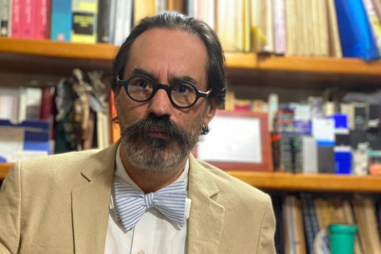 Mario Bojórquez presentará un libro Memorial de Ayotzinapa