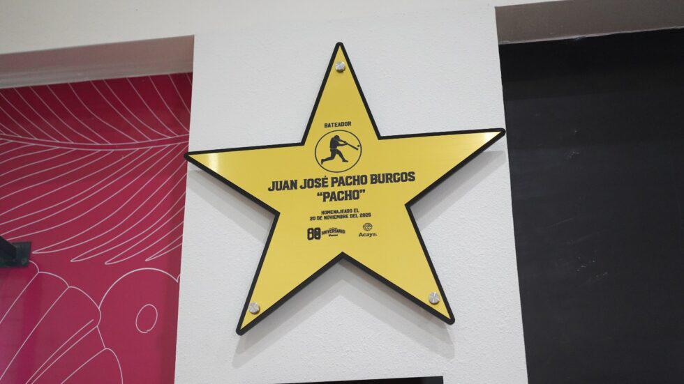 $!Venados de Mazatlán inmortalizan a dos leyendas en el Paseo de la Fama