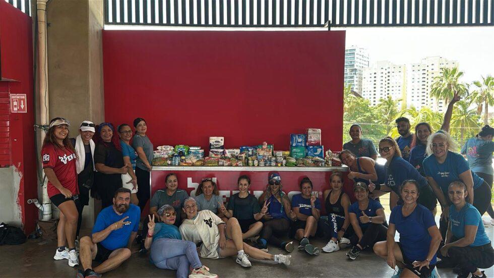 $!Zumba llena de energía y solidaridad el Estadio Teodoro Mariscal