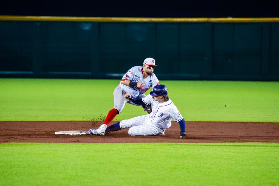 $!Venados remontan en la novena ante Jaguares y conquistan su primera serie de la temporada