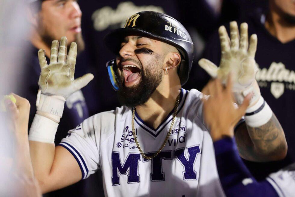 $!Jugadores de Venados no aflojan el bate en el verano