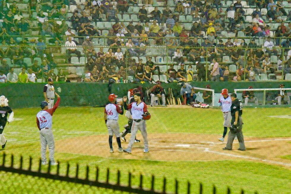 $!Venados imponen su poder y blanquean a Tomateros en la Copa Gobernador