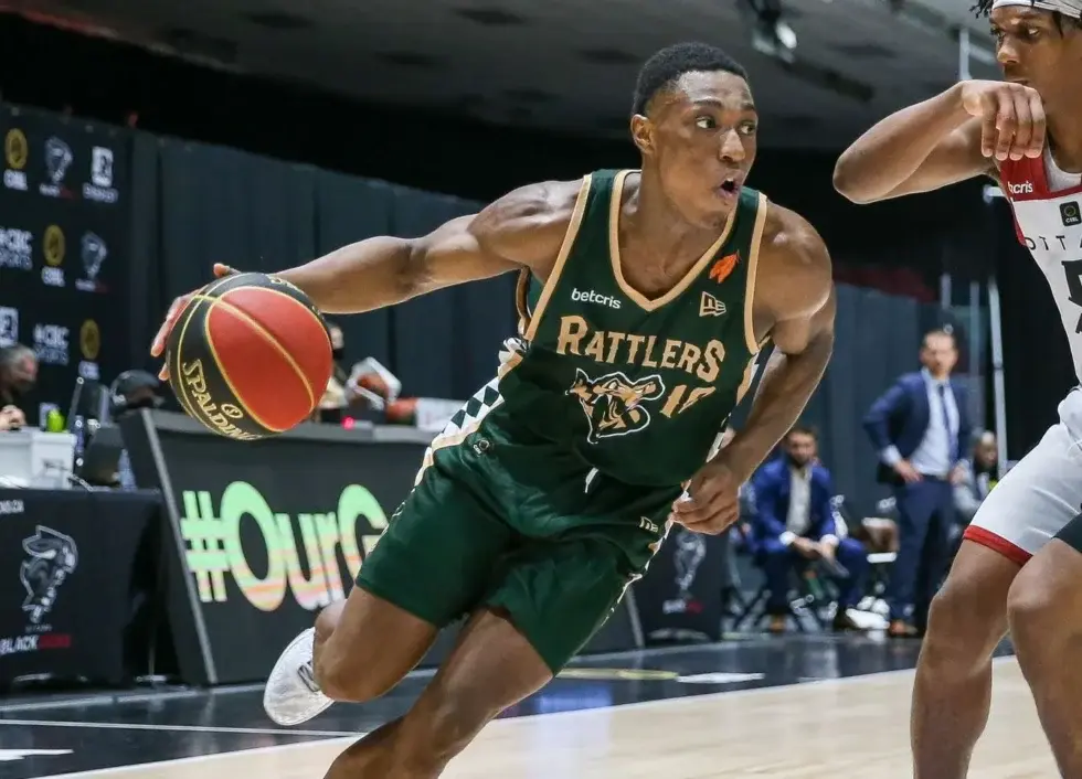 $!Troy Williams regresa a Venados Basketball para encender la duela