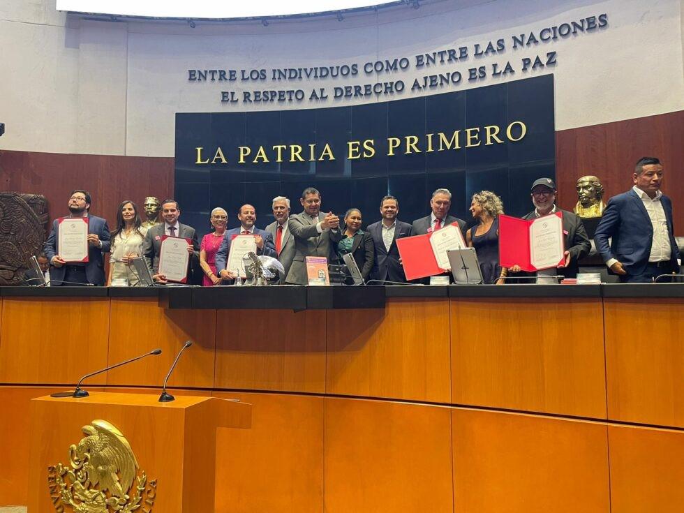 $!Venados de Mazatlán y José Luis Urquidy reciben reconocimientos en el Senado de la República