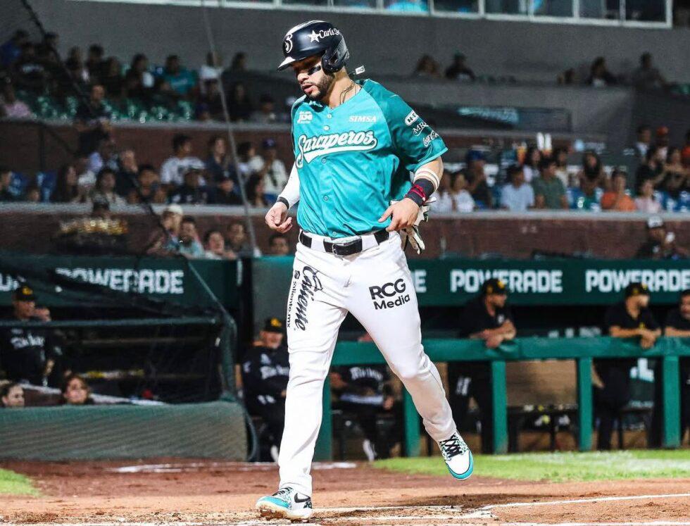 $!Jugadores de Venados no aflojan el bate en el verano