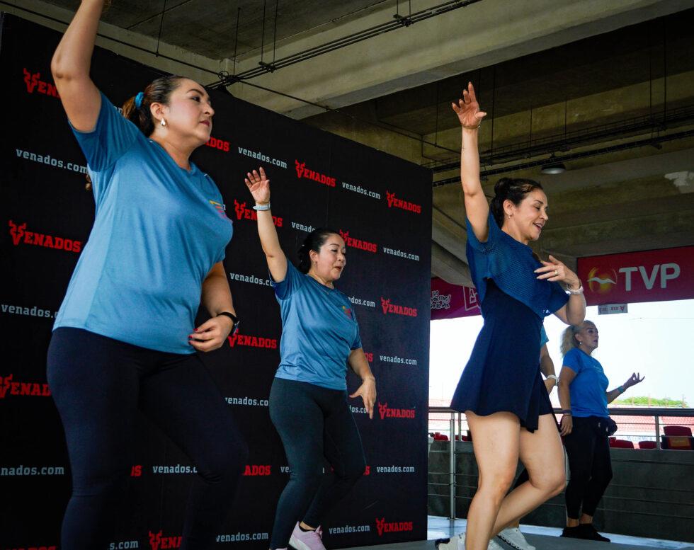 $!Zumba llena de energía y solidaridad el Estadio Teodoro Mariscal