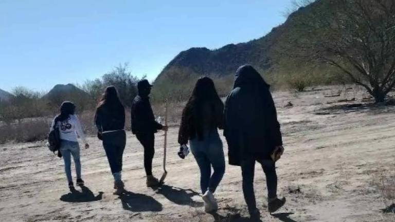 Colectivos encuentran al menos 50 cuerpos en fosas clandestinas en El Choyudo, Sonora