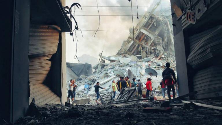Destrucción de edificios en Gaza tras un ataque aéreo israelí