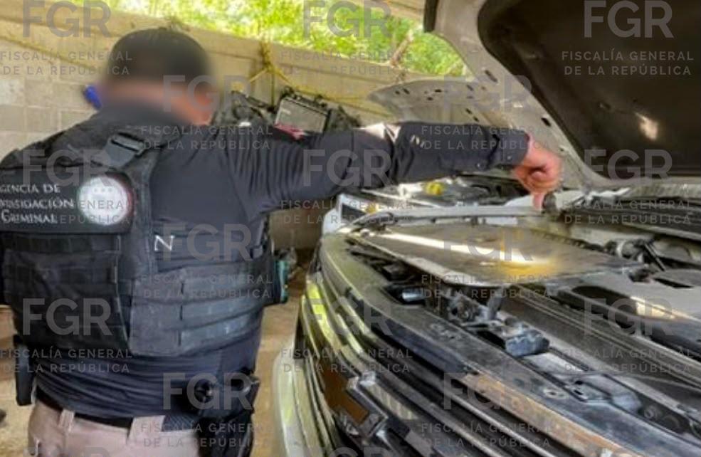 $!Catean bodega en Las Golondrinas, Guasave; asegura FGR vehículos blindados