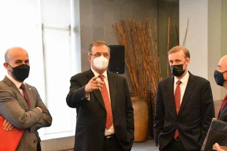 AMLO se reúne con funcionarios de EU; acuerdan encuentro con Biden