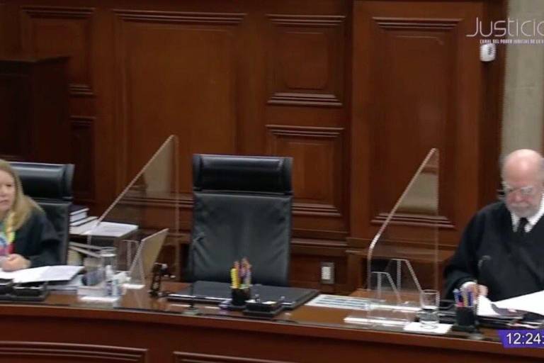 Senador pide otro juicio político contra Yasmín Esquivel por plagio