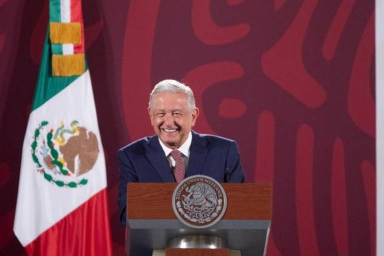 Celebra el Presidente de México triunfo del líder de izquierda Gustavo Petro en Colombia