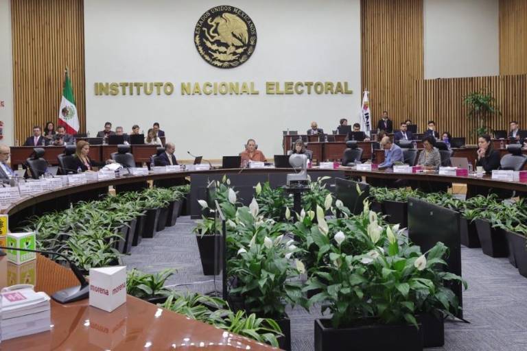 Rechaza Consejo del INE que sea obligatorio postular 5 mujeres y 4 hombres a gubernaturas