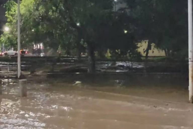 Autlán confirma el desborde de cuatro arroyos tras impacto del huracán ‘Lidia’