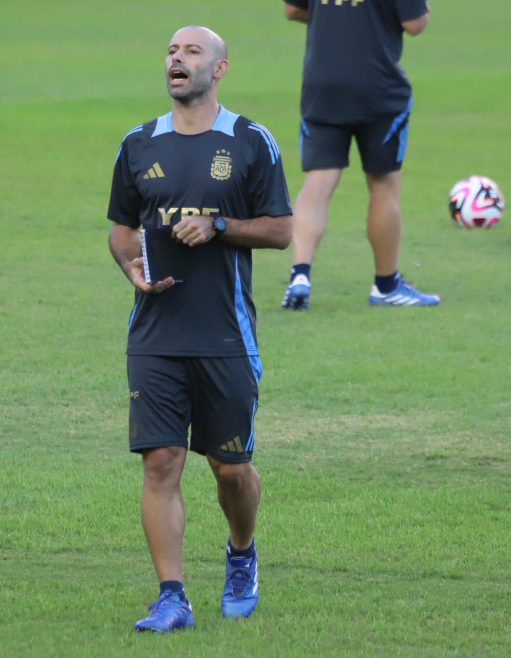 $!Entrena y reconoce terreno Argentina Sub 23 en el Estadio El Encanto