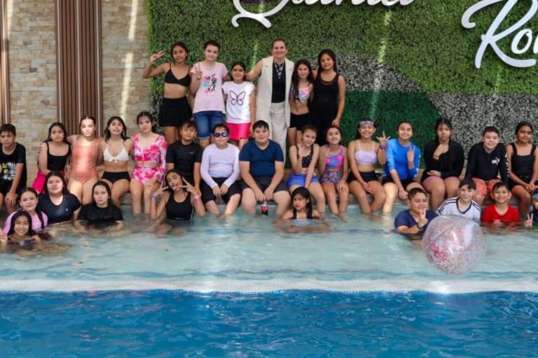 Con divertida piscinada celebra Gael Gaxiola Valdez su graduación