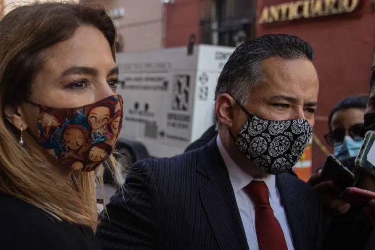 ‘No es correcto’, dice el Presidente sobre polémica boda de Santiago Nieto