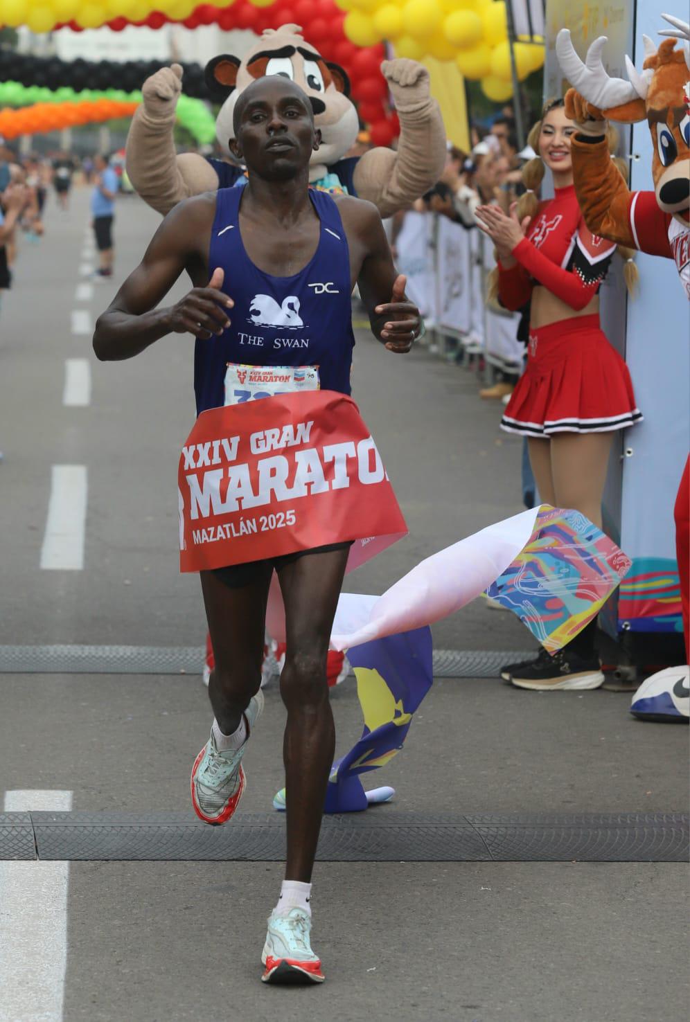 $!Alfred Kipserem Cherop y Mary José Solís reinan en los 42K del Gran Maratón Mazatlán