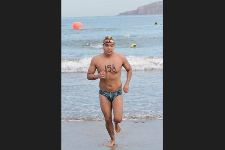 Juan Carlos Luna se lleva la Sexta Competencia Puntuable de Natación