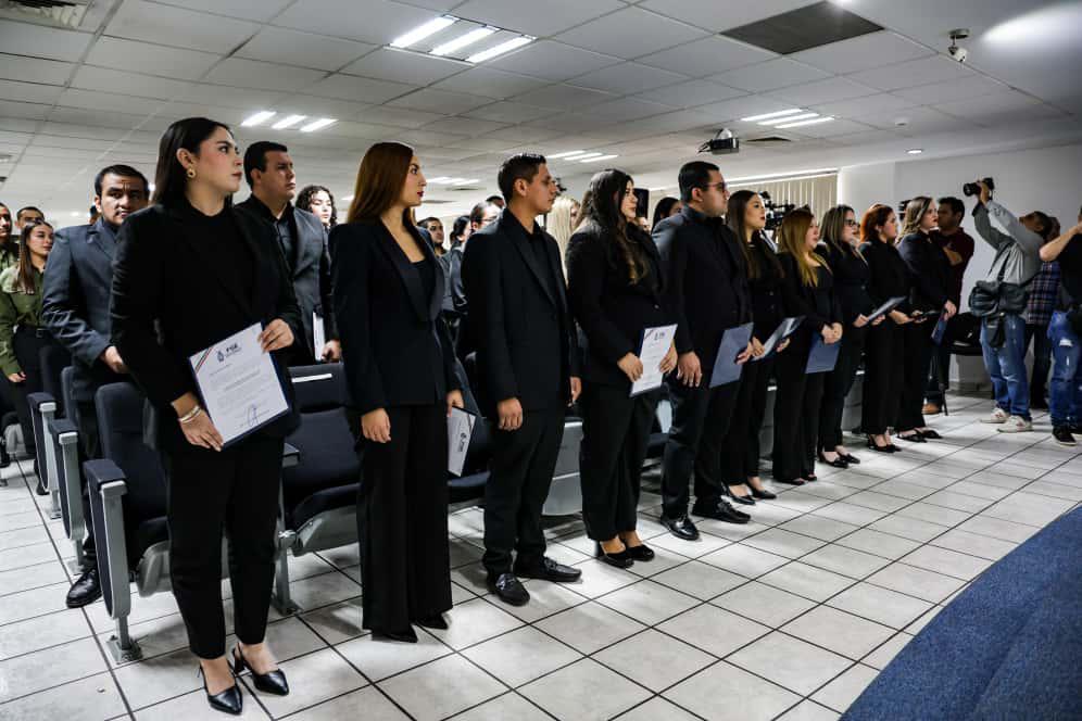 $!Entregan nombramientos a 69 nuevos agentes y peritos que se integran a la Fiscalía de Sinaloa