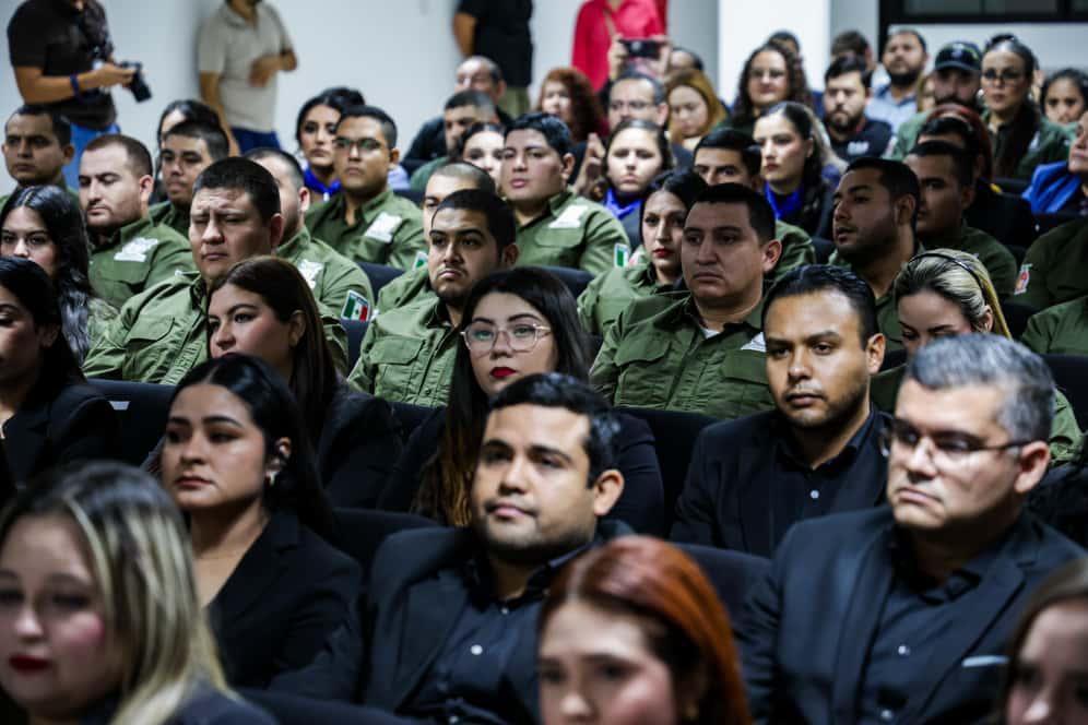 $!Entregan nombramientos a 69 nuevos agentes y peritos que se integran a la Fiscalía de Sinaloa