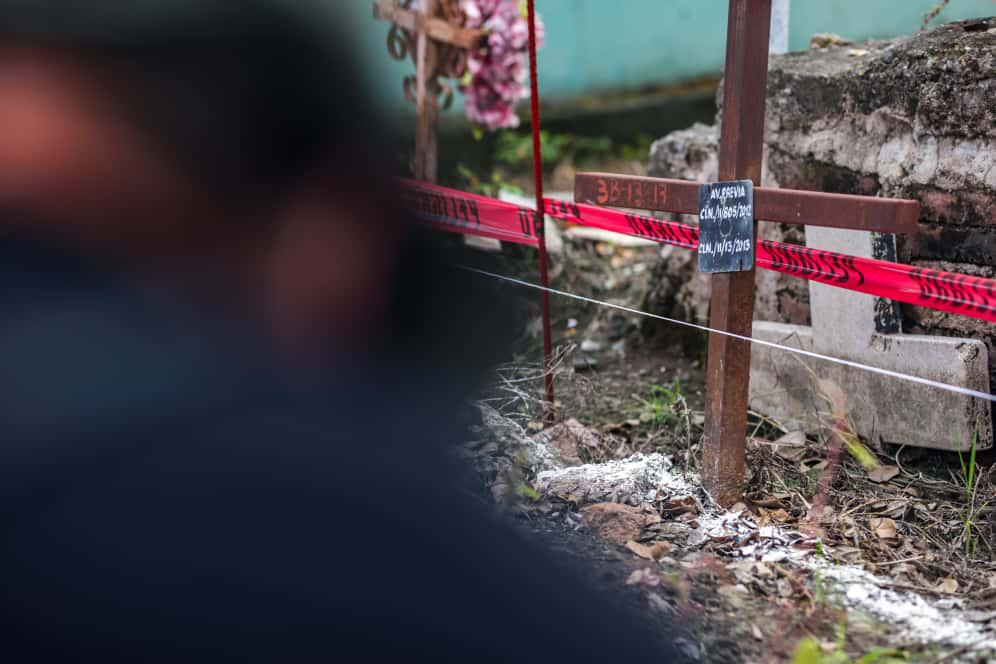 $!Inician exhumaciones en la segunda etapa de la fosa común del Panteón 21 de Marzo