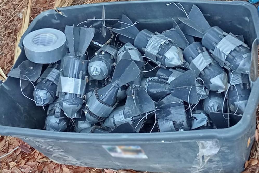 $!Asegura el Ejército Mexicano 49 explosivos caseros en El Rosario