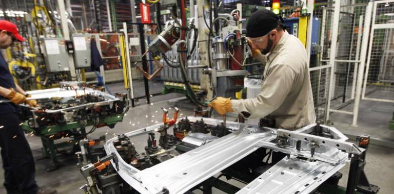 La producción industrial de México baja 0.23% en abril