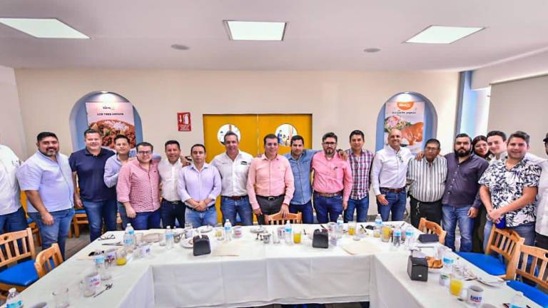 El sector restaurantero de Mazatlán se reúne con el Alcalde Édgar González.