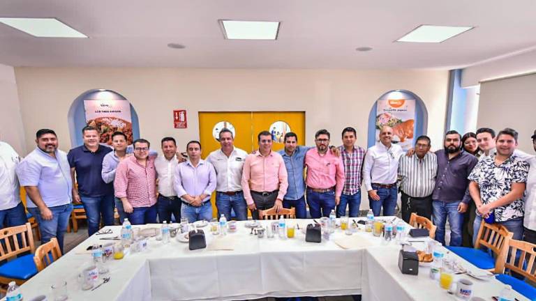 El sector restaurantero de Mazatlán se reúne con el Alcalde Édgar González.