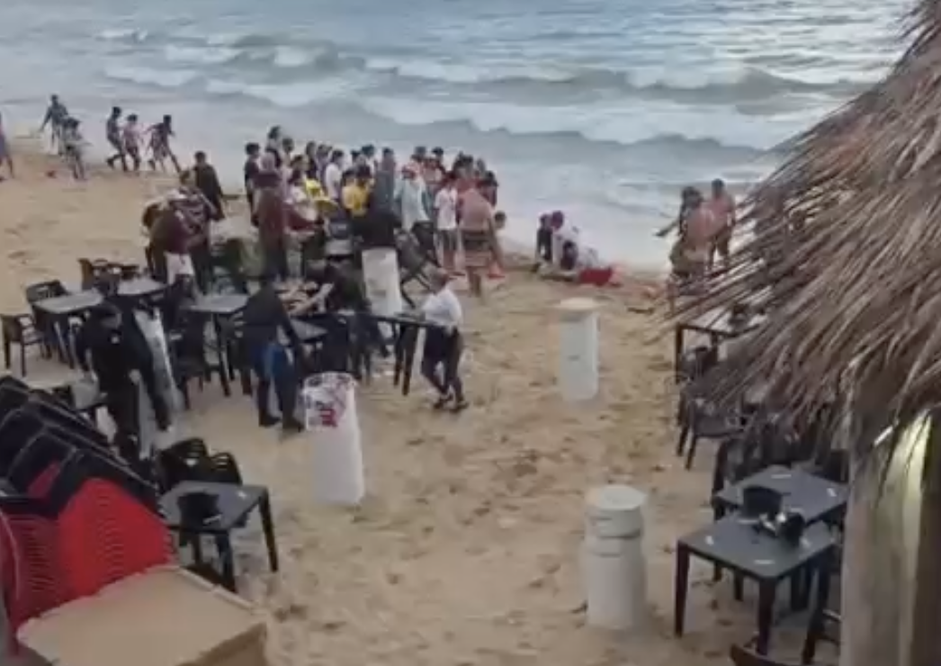 Sacan a una persona inconsciente del mar en la zona de Playa Norte, en Mazatlán