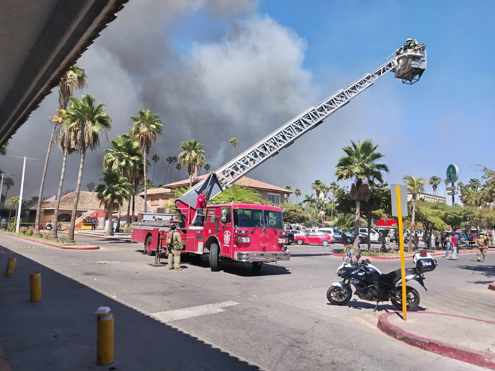 Son 5 personas las fallecidas en el incendio en plaza comercial en Los Mochis