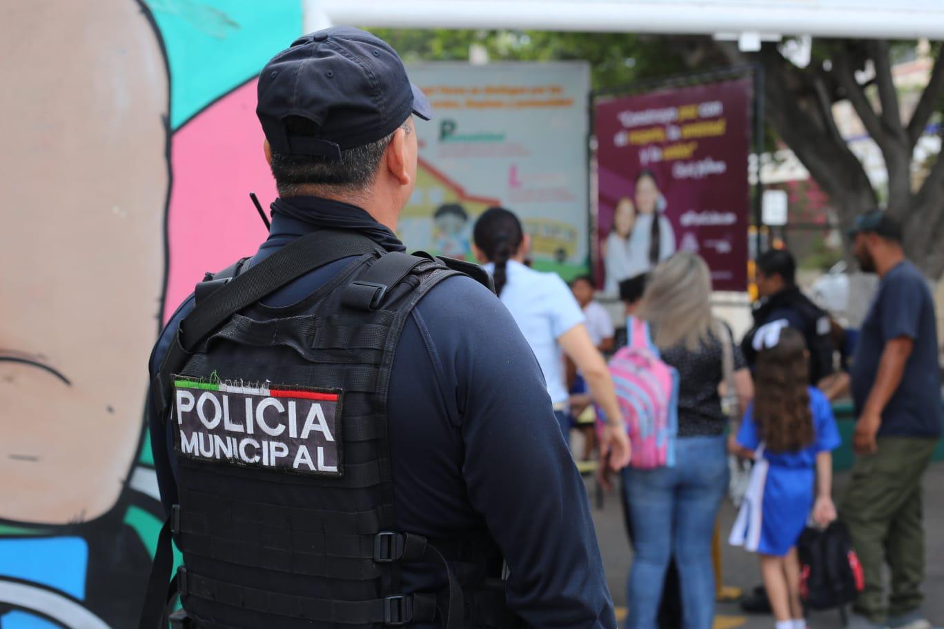 Aplican operativo mochila por amenaza de balacera en primaria de Culiacán