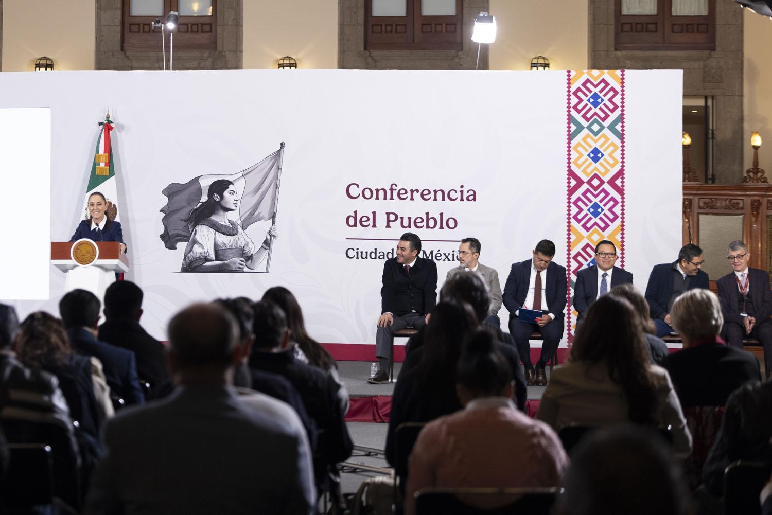 Sheinbaum llama a usar ‘vías multilaterales y no la invasión’ ante las diferencias entre EU y Cuba