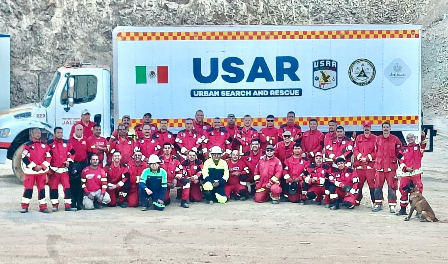 Servicio se paga con el regreso de mineros a su familia, dicen rescatistas de Jalisco en Rosario