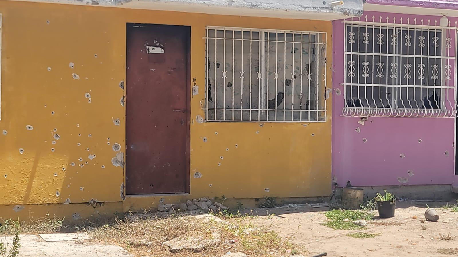 Enfrentamientos del viernes en Escuinapa deja dos viviendas con impactos de bala
